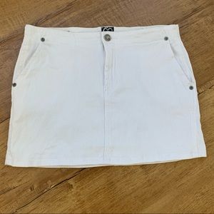 Vintage 90s XOXO mini white corduroy stretch skirt